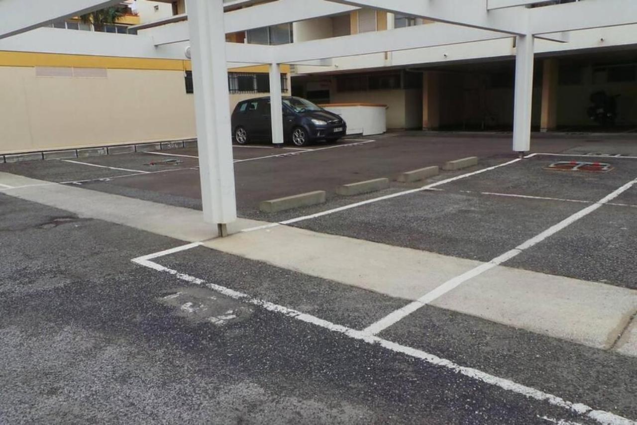 F2 Entier Canet Vue Mer // Balcon + Parking Екстер'єр фото